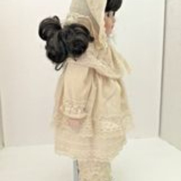 House of Lloyd 1989 Porcelain Brunette Little Bo Peep Doll Clothed W/Stand 16" - Picture 4 of 10